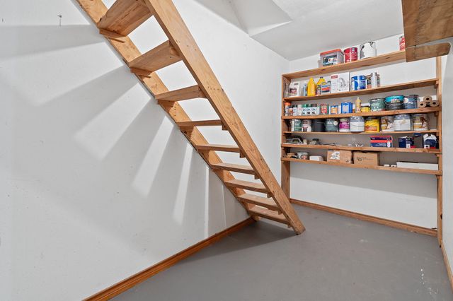 909 Hudgins ST, Smithville, TX 78957