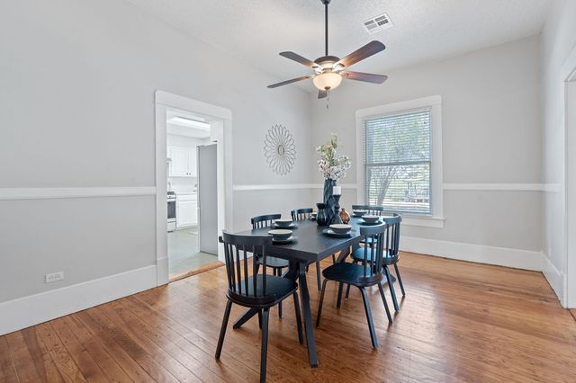 909 Hudgins ST, Smithville, TX 78957