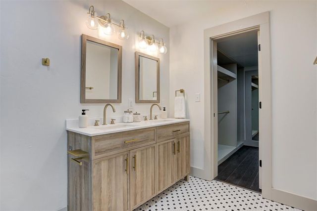 511 Highland Hills Drive, Edmond, OK 73034