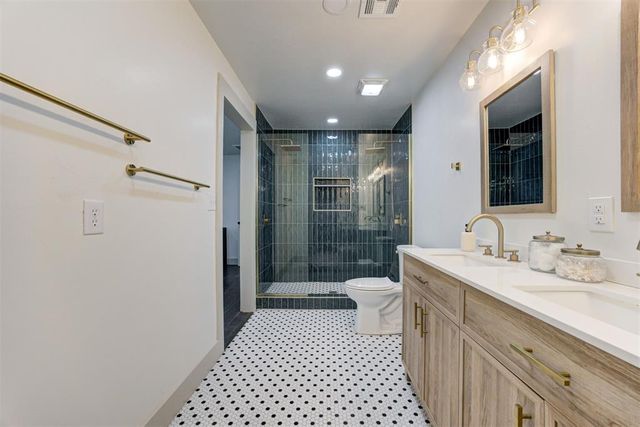 511 Highland Hills Drive, Edmond, OK 73034
