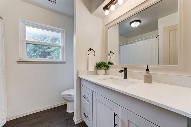 511 Highland Hills Drive, Edmond, OK 73034