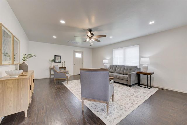 511 Highland Hills Drive, Edmond, OK 73034