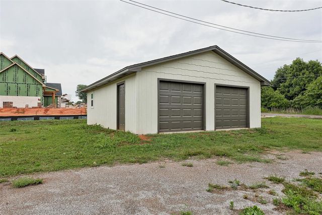 511 Highland Hills Drive, Edmond, OK 73034