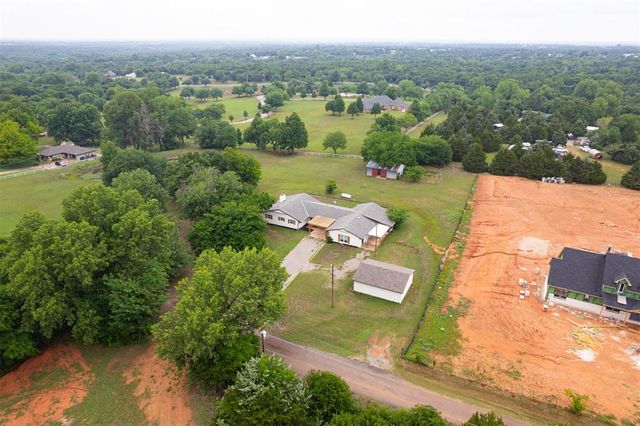 511 Highland Hills Drive, Edmond, OK 73034