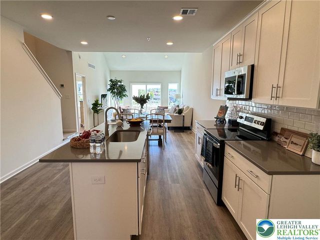 113 Timber Trail 54, Palmer Twp, PA 18045