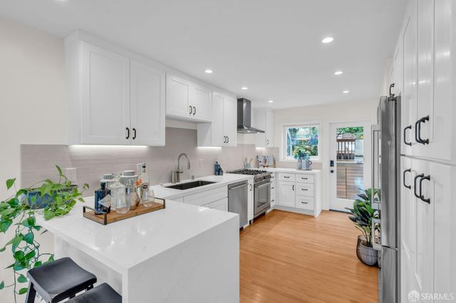 358 Los Palmos Drive, San Francisco, CA 94127