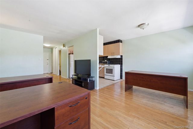 26505 Hillside Avenue, Floral Park, NY 11004
