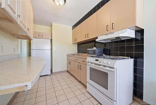 26505 Hillside Avenue, Floral Park, NY 11004
