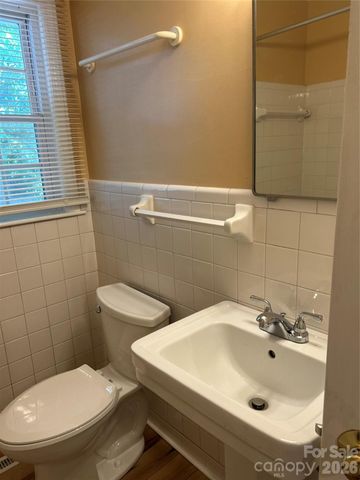 11 Mountain Road, Hendersonville, NC 28791