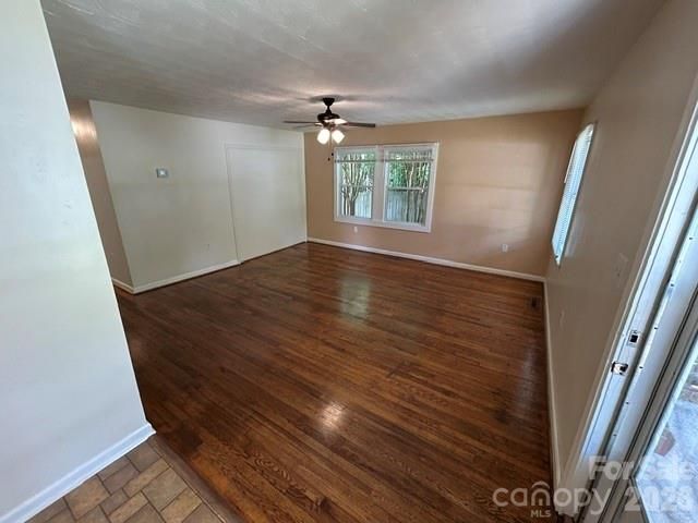 11 Mountain Road, Hendersonville, NC 28791