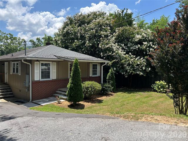 11 Mountain Road, Hendersonville, NC 28791