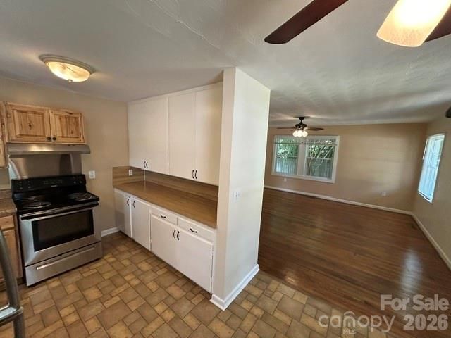 11 Mountain Road, Hendersonville, NC 28791