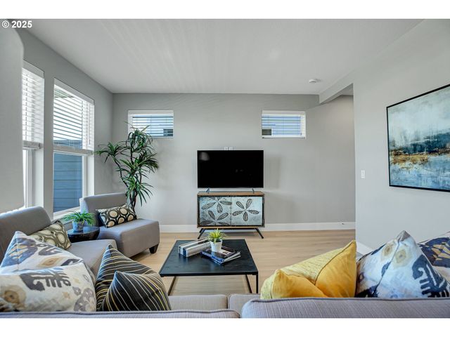 16473 Nw liberty St, Portland, OR 97229