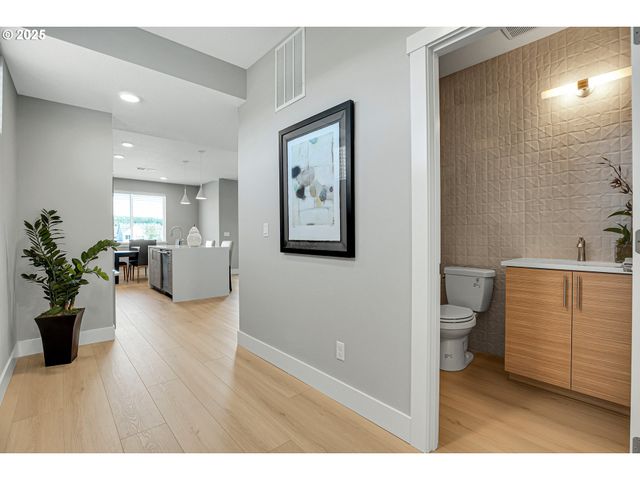 16473 Nw liberty St, Portland, OR 97229