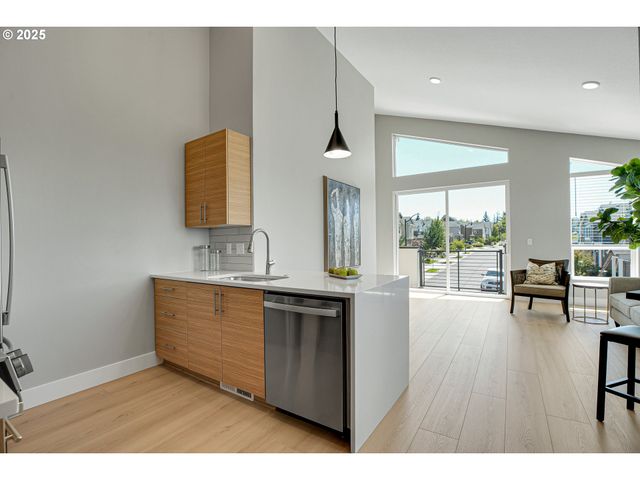 16473 Nw liberty St, Portland, OR 97229