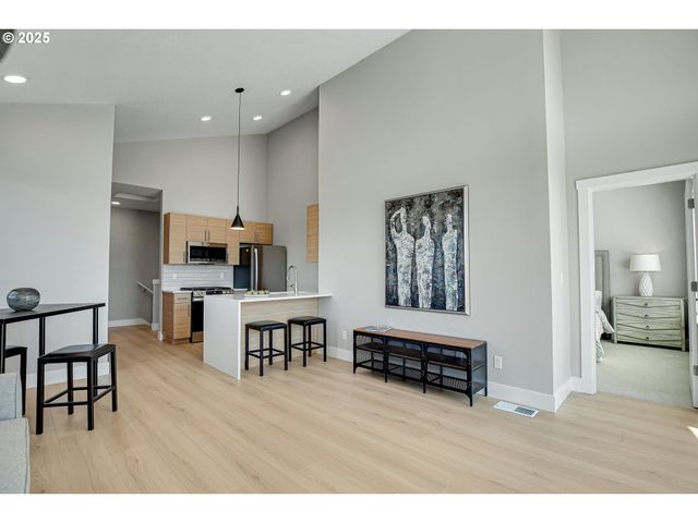 16473 Nw liberty St, Portland, OR 97229