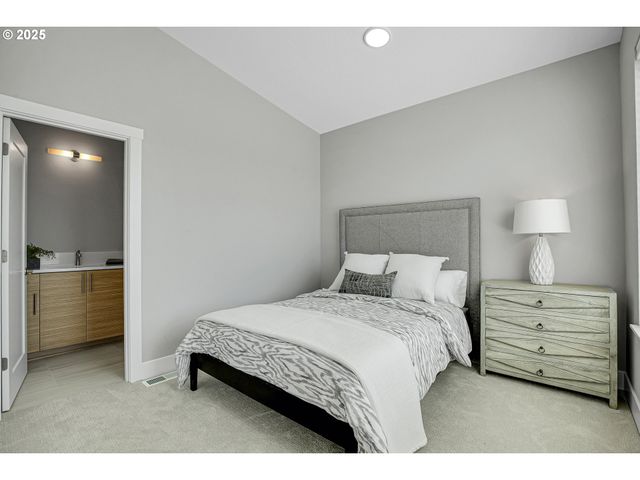 16473 Nw liberty St, Portland, OR 97229