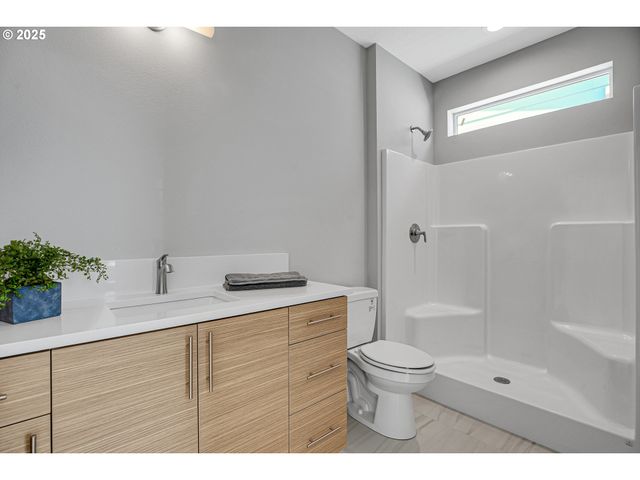 16473 Nw liberty St, Portland, OR 97229