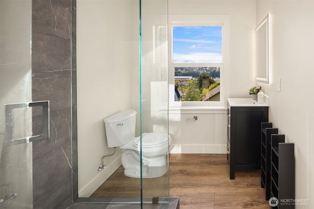 1307 W Boston Street, Seattle, WA 98119