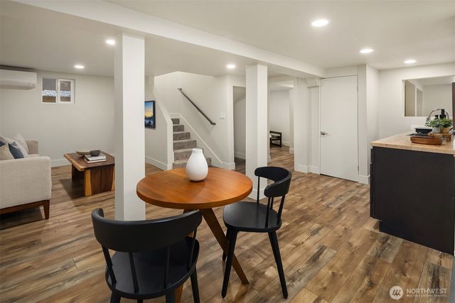 1307 W Boston Street, Seattle, WA 98119
