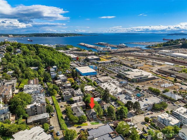 1307 W Boston Street, Seattle, WA 98119