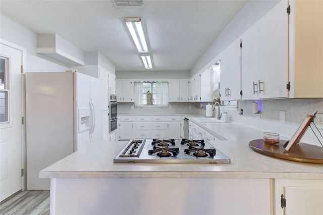 400 N Brazos ST, Granger, TX 76530