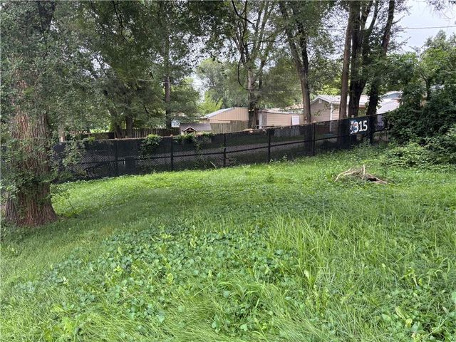 2905 S 50th Street, Kansas City, KS 66106