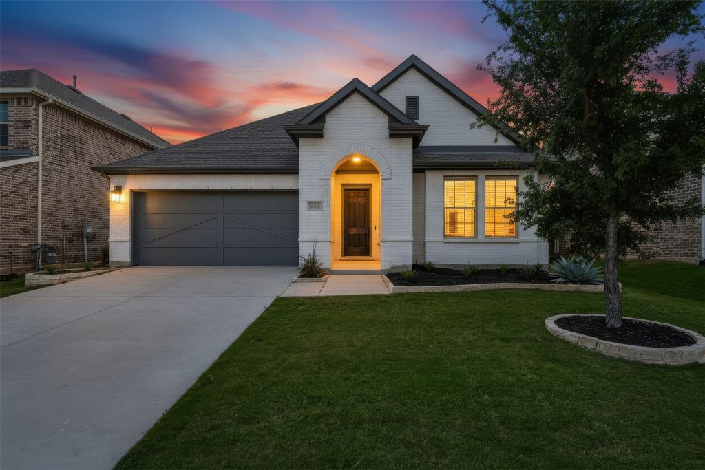 3720 Trail Creek Drive, Little Elm, TX 75068