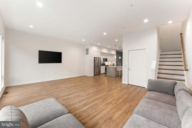 3208 PARKVIEW WALK, Philadelphia, PA 19125