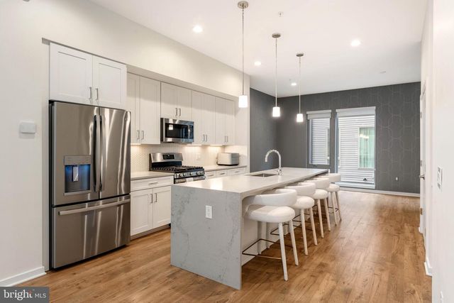 3208 PARKVIEW WALK, Philadelphia, PA 19125