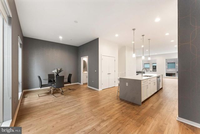 3208 PARKVIEW WALK, Philadelphia, PA 19125