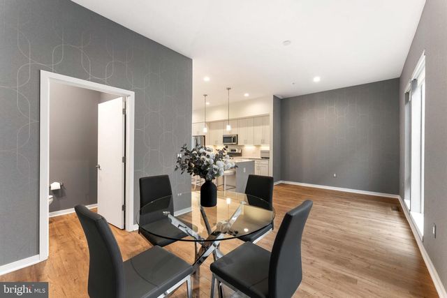 3208 PARKVIEW WALK, Philadelphia, PA 19125