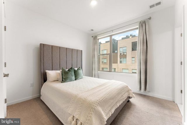 3208 PARKVIEW WALK, Philadelphia, PA 19125