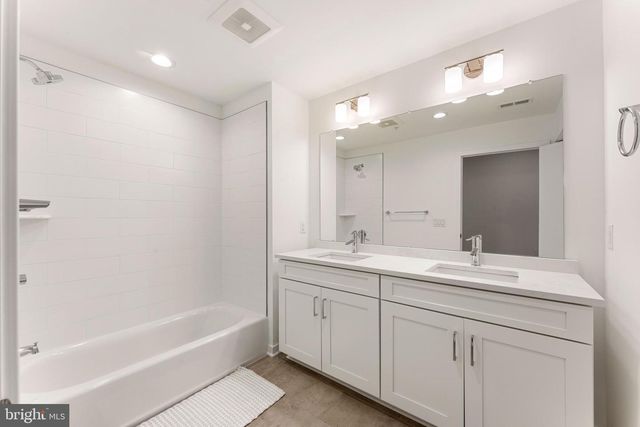 3208 PARKVIEW WALK, Philadelphia, PA 19125