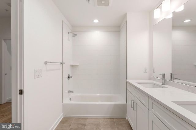 3208 PARKVIEW WALK, Philadelphia, PA 19125