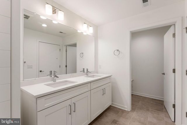 3208 PARKVIEW WALK, Philadelphia, PA 19125