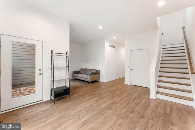 3208 PARKVIEW WALK, Philadelphia, PA 19125