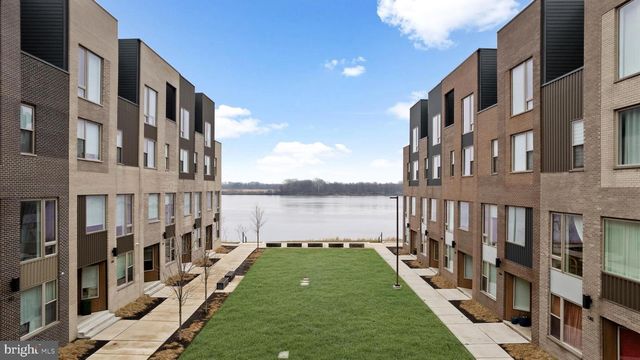 3208 PARKVIEW WALK, Philadelphia, PA 19125