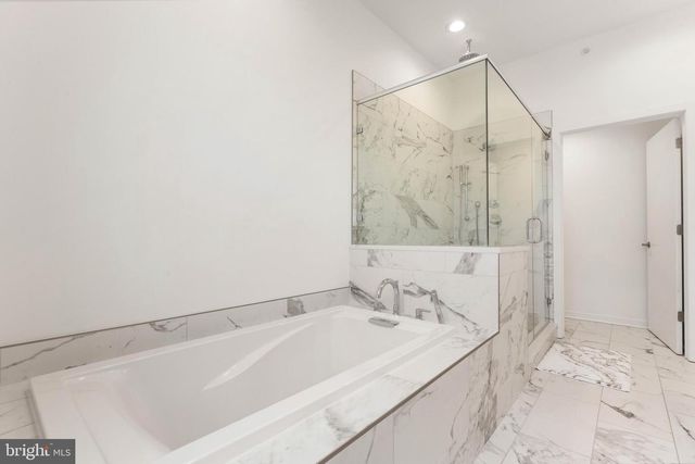 3208 PARKVIEW WALK, Philadelphia, PA 19125