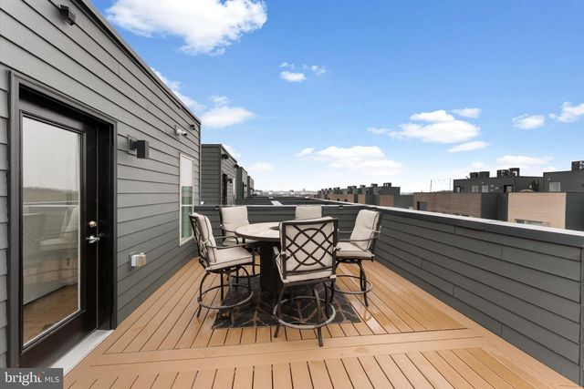 3208 PARKVIEW WALK, Philadelphia, PA 19125