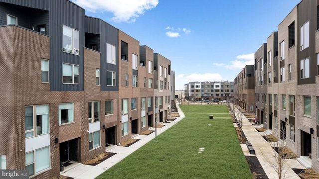 3208 PARKVIEW WALK, Philadelphia, PA 19125