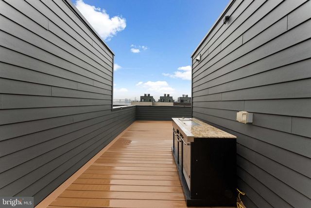 3208 PARKVIEW WALK, Philadelphia, PA 19125