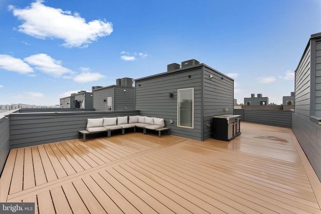 3208 PARKVIEW WALK, Philadelphia, PA 19125