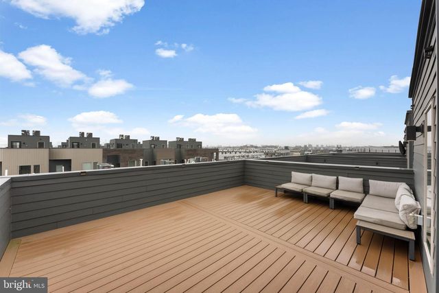 3208 PARKVIEW WALK, Philadelphia, PA 19125