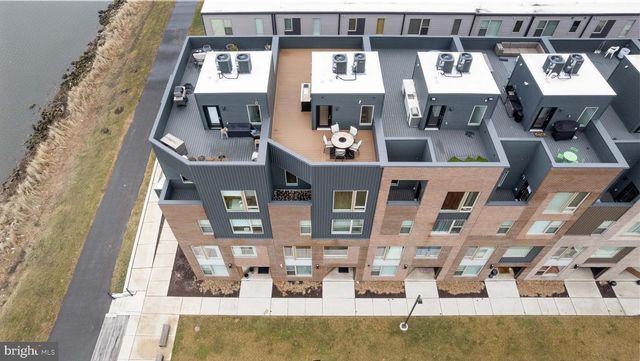 3208 PARKVIEW WALK, Philadelphia, PA 19125