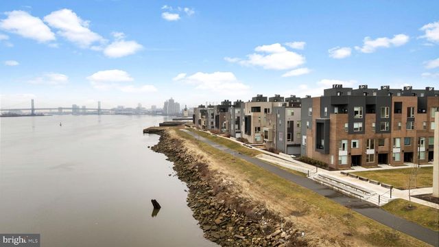 3208 PARKVIEW WALK, Philadelphia, PA 19125