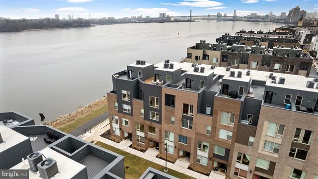 3208 PARKVIEW WALK, Philadelphia, PA 19125