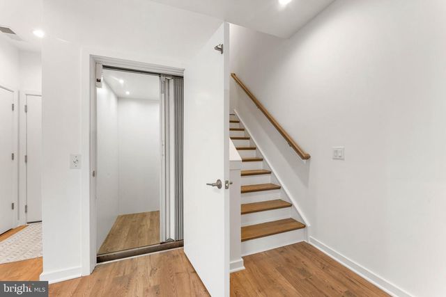 3208 PARKVIEW WALK, Philadelphia, PA 19125