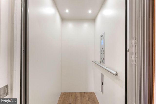 3208 PARKVIEW WALK, Philadelphia, PA 19125