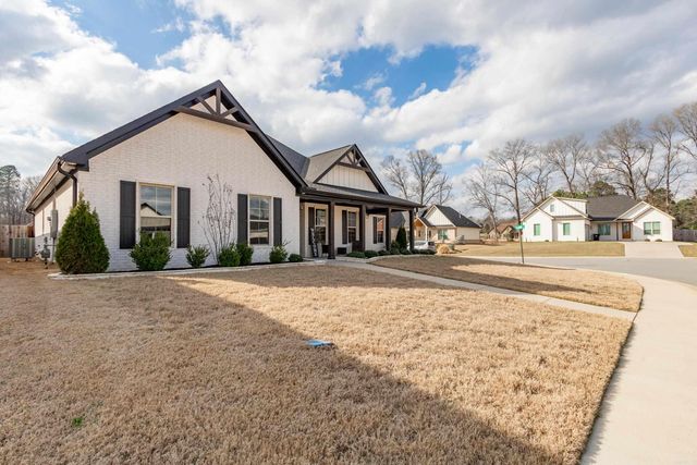 7449 Northwood Drive, Benton, AR 72019